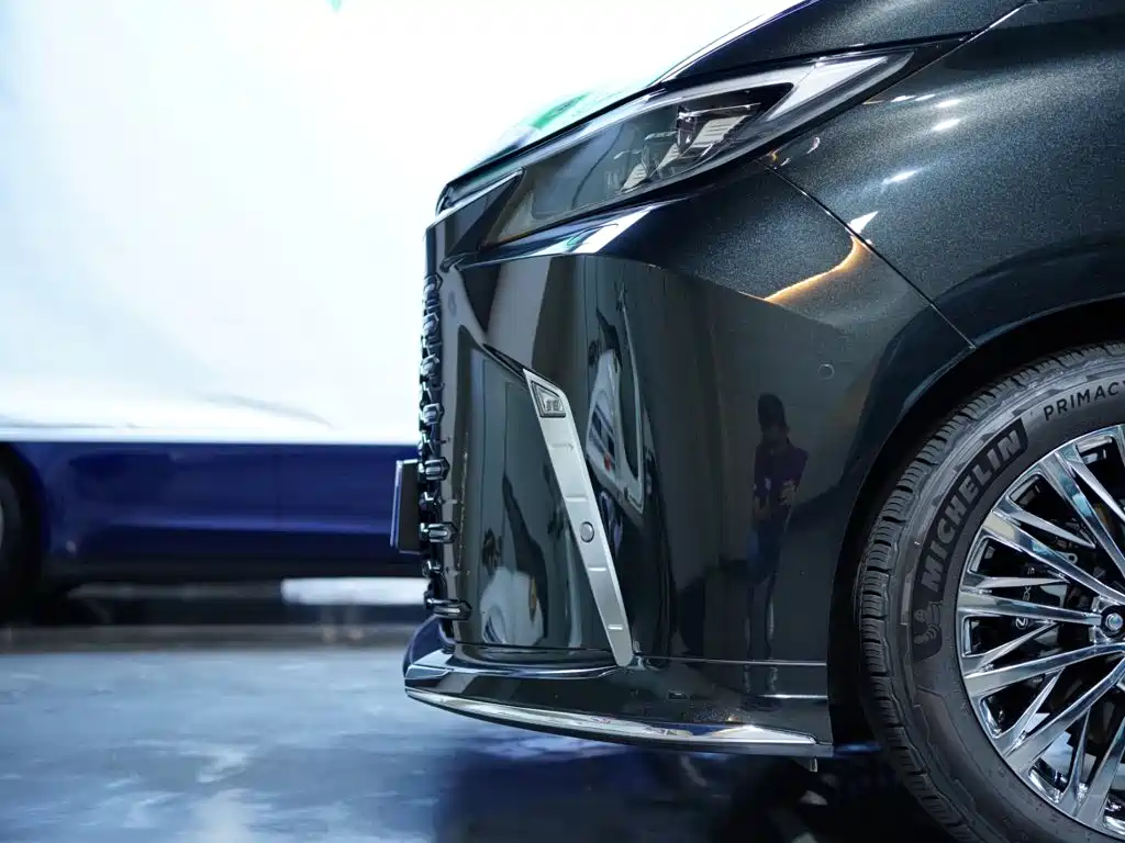 Lexus LM — миниатюра 12
