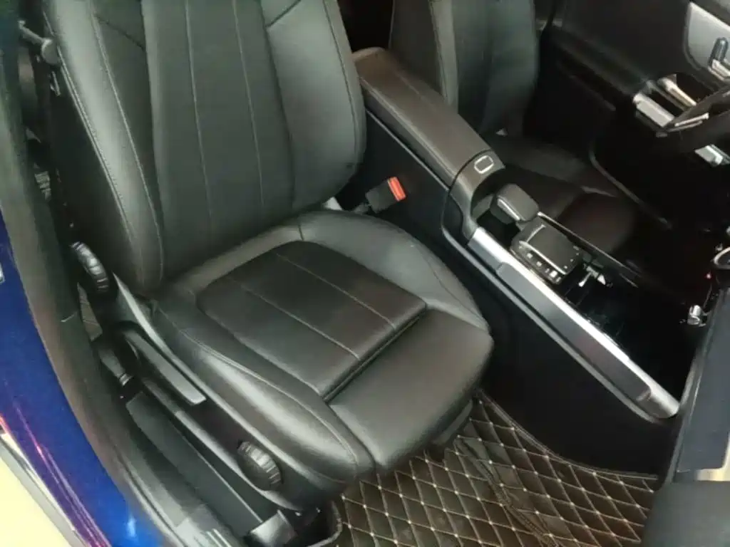 Mercedes-Benz GLB — миниатюра 25