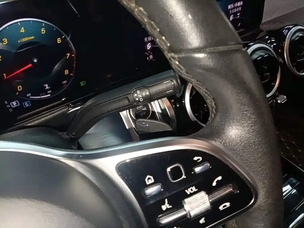 Mercedes-Benz GLB — миниатюра 14