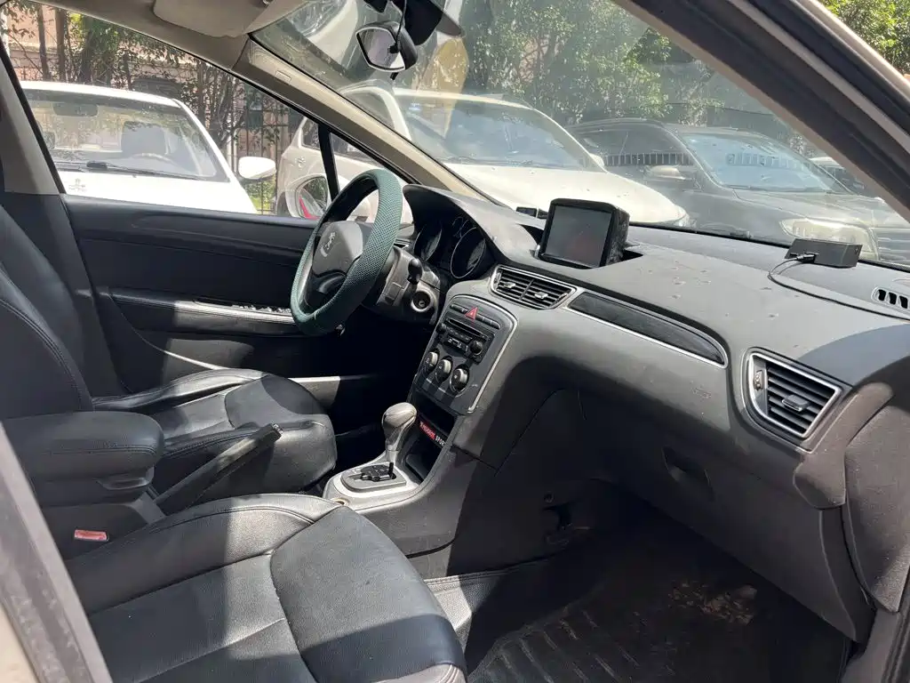 Peugeot 308 — миниатюра 13