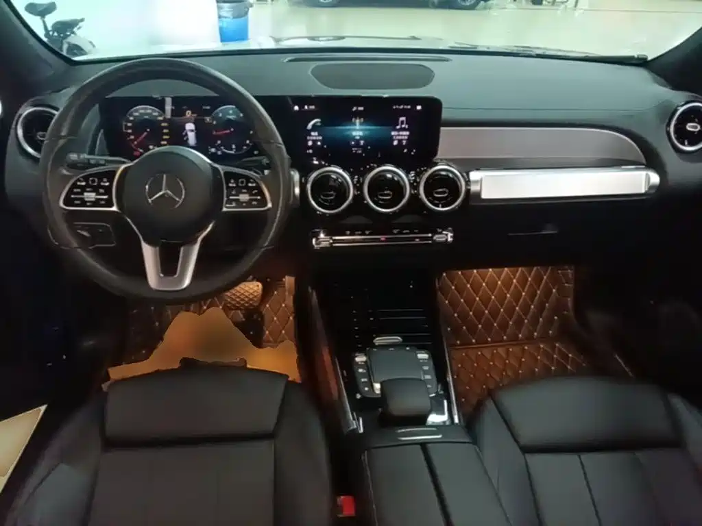 Mercedes-Benz GLB — миниатюра 10