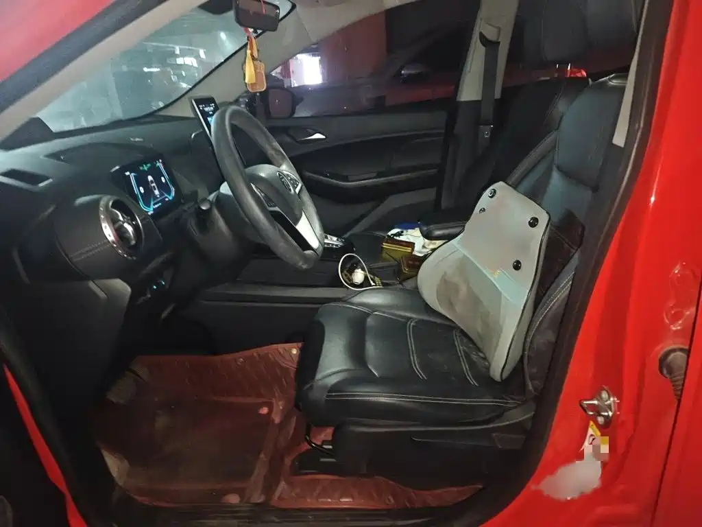 BYD Yuan EV — миниатюра 8