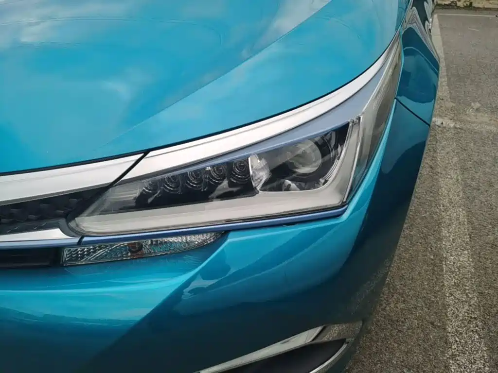 Toyota Corolla Hybrid — миниатюра 24