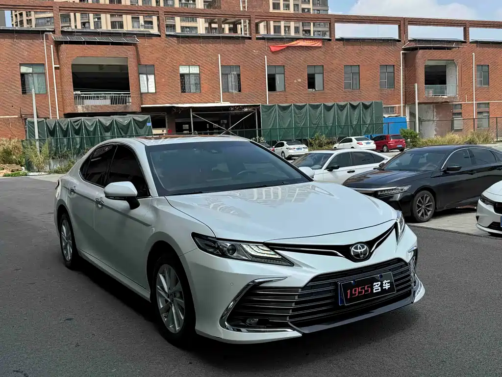 TOYOTA CAMRY