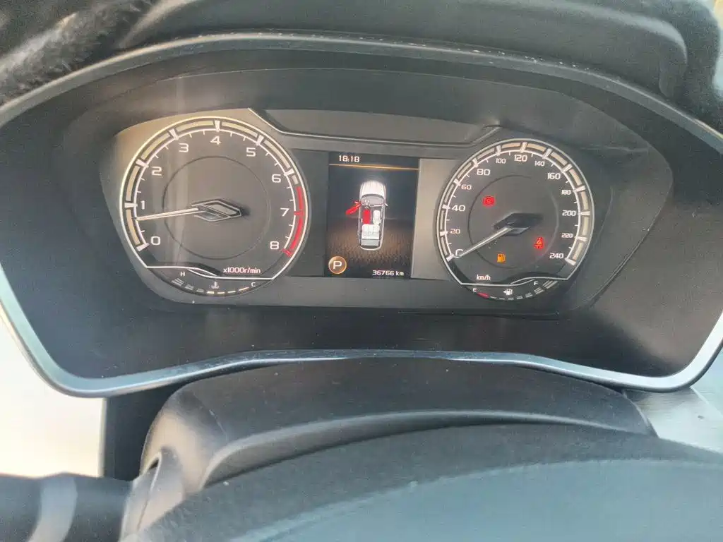 Geely Binyue — миниатюра 12