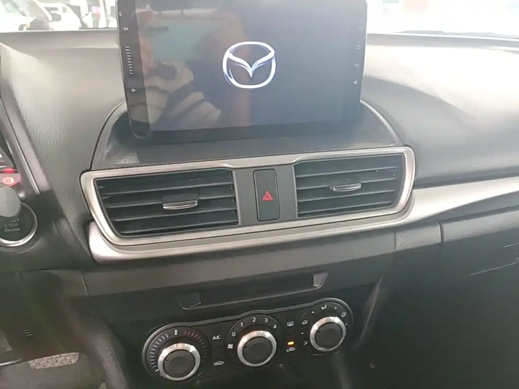 Mazda 3 Axela — миниатюра 13