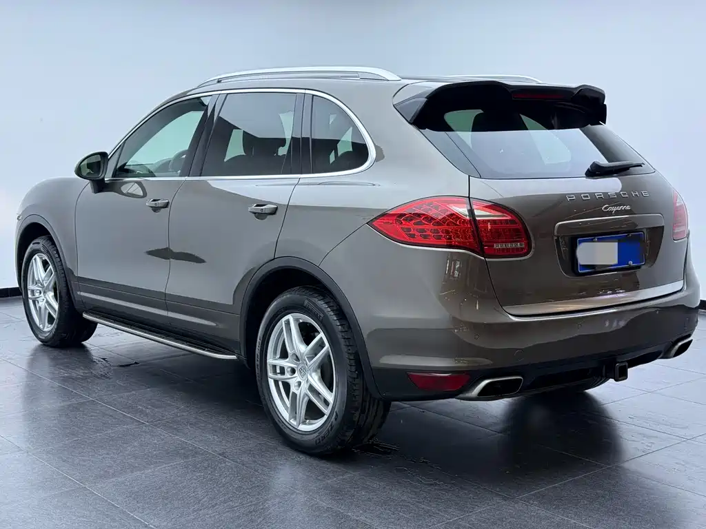 Porsche Cayenne — миниатюра 17