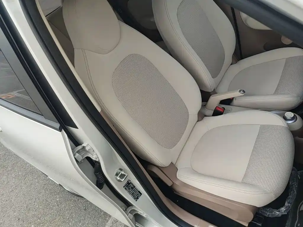 Wuling MINIEV — миниатюра 25