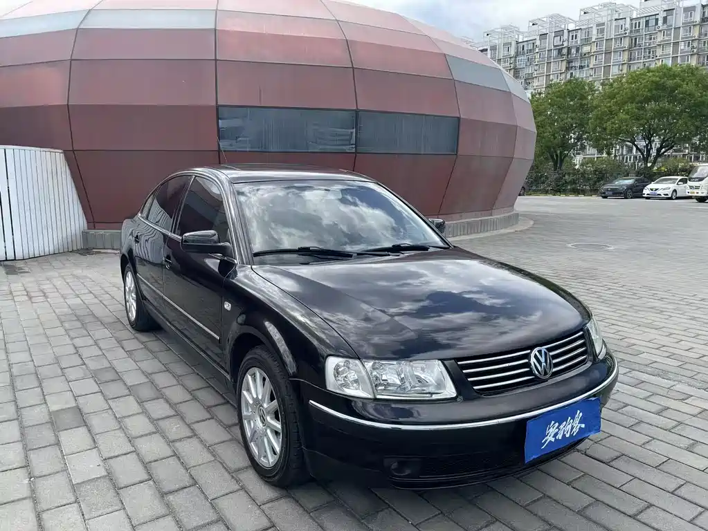 Volkswagen Passat 2005 1.8T AT Luxury