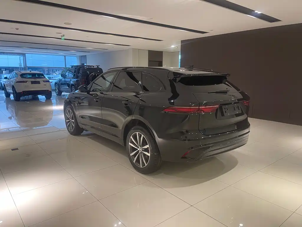 Jaguar F-Pace 2024 P250 R-Dynamic SE