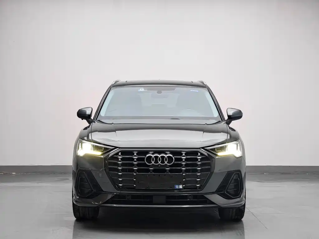 Audi Q3 2023 35 TFSI Fashion (1.4T)