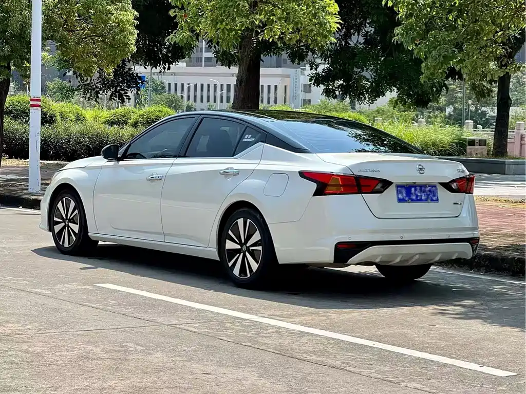 Nissan Teana — миниатюра 3