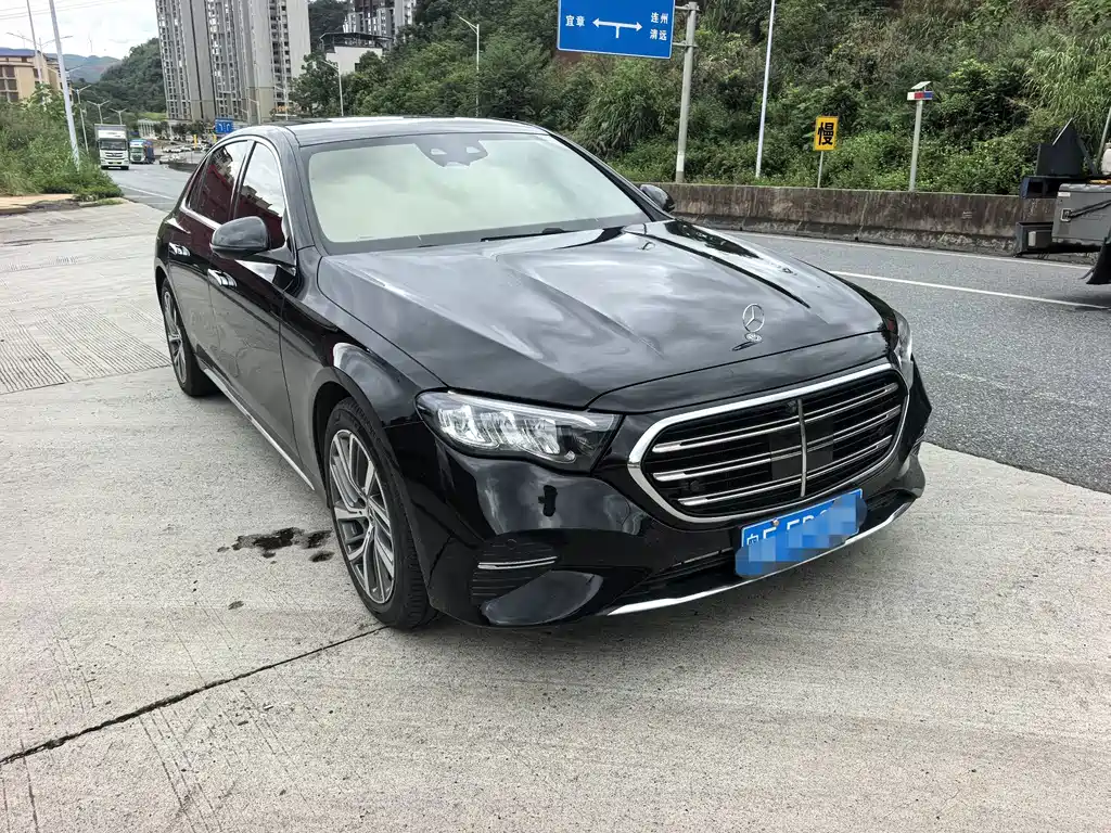Mercedes-Benz E-Class — миниатюра 3