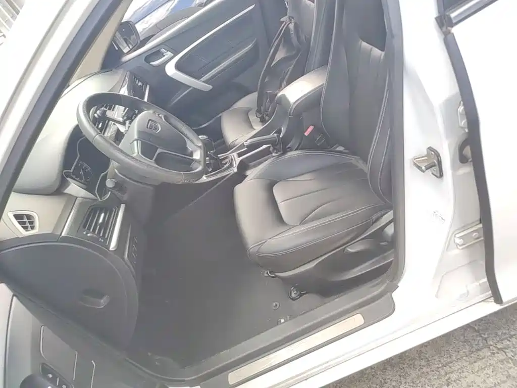 Geely Emgrand — миниатюра 20