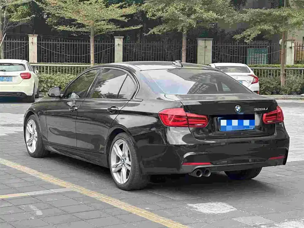 BMW 3 SERIES