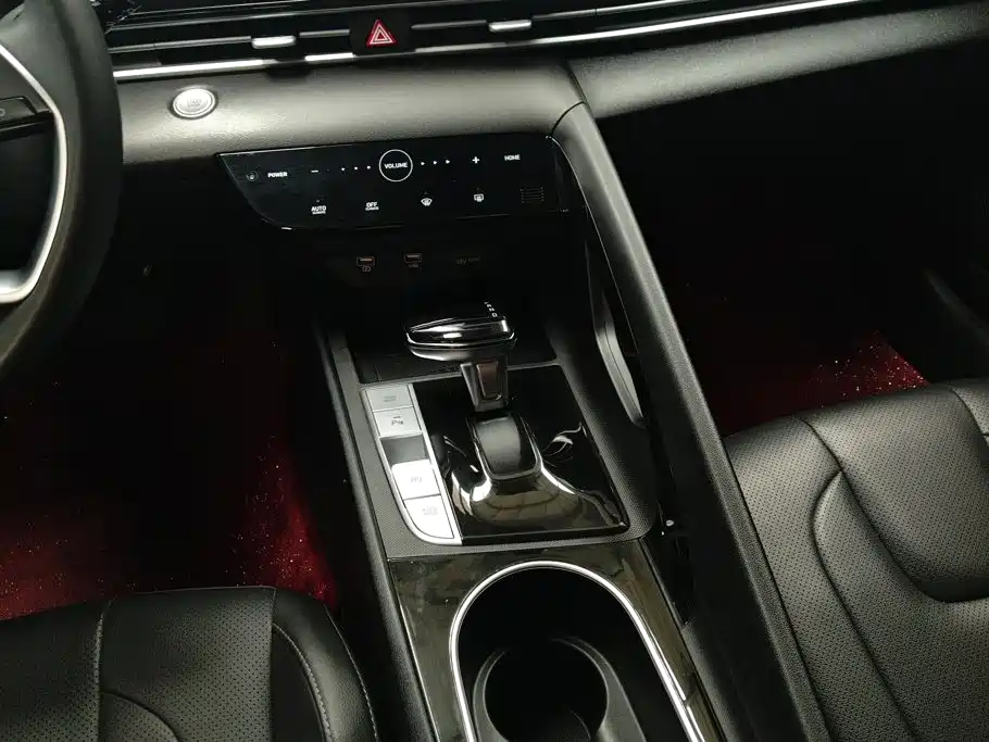 Hyundai Elantra — миниатюра 16