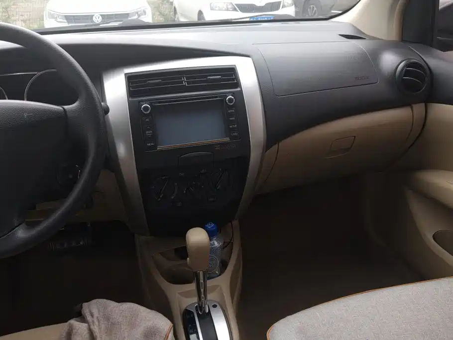 Nissan Livina — миниатюра 13