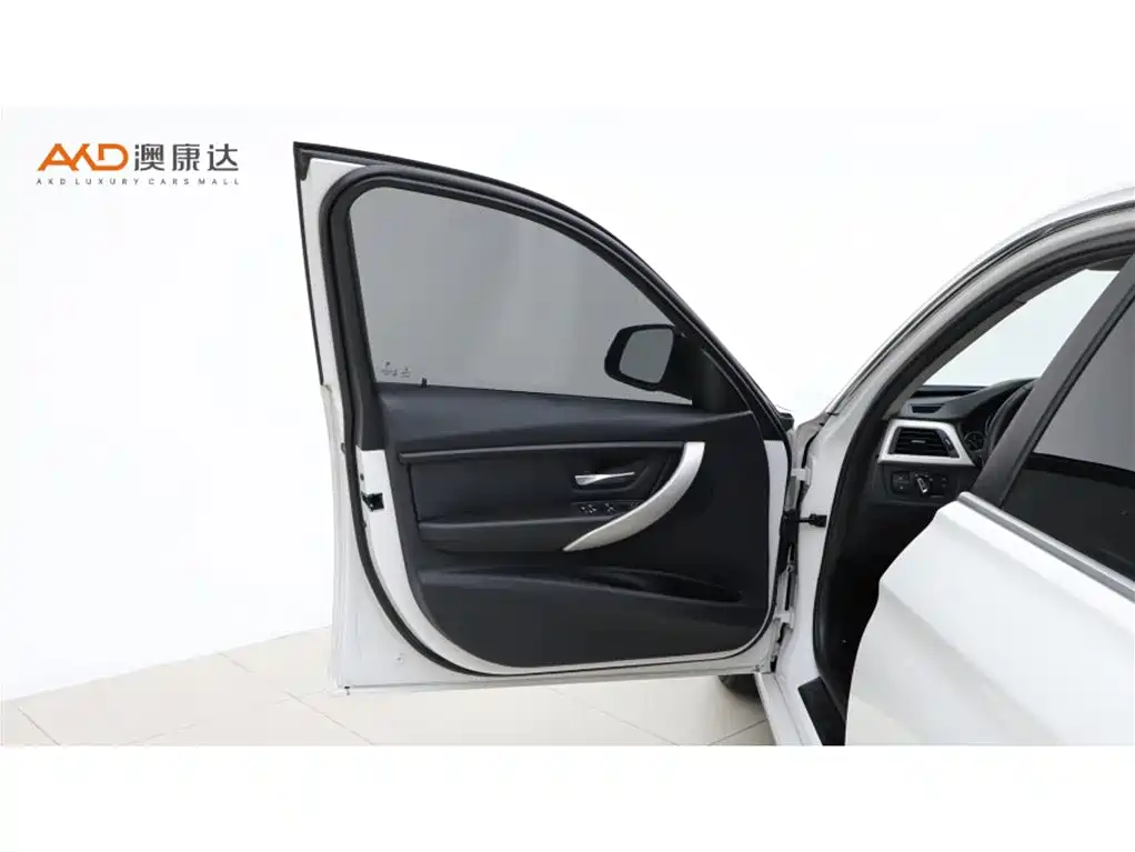 BMW 3 Series — миниатюра 10