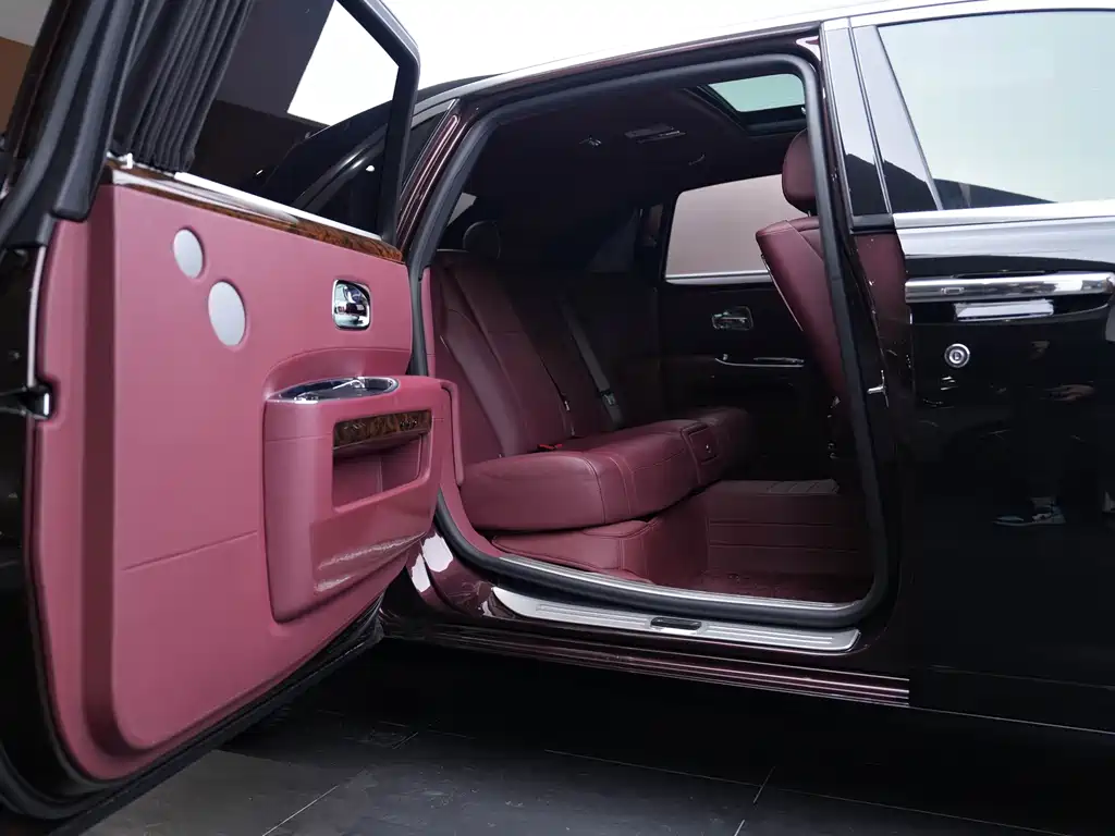 Rolls-Royce Ghost — миниатюра 9