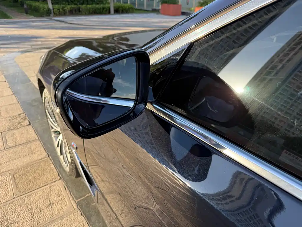 BMW 5 Series — миниатюра 15