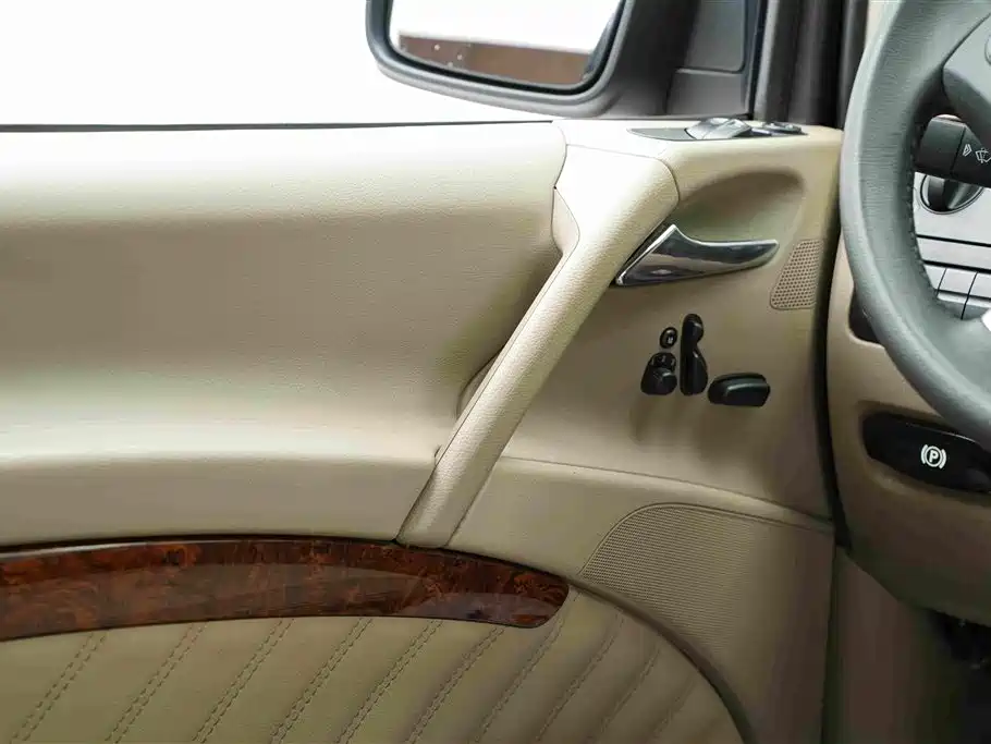Mercedes-Benz Viano — миниатюра 31