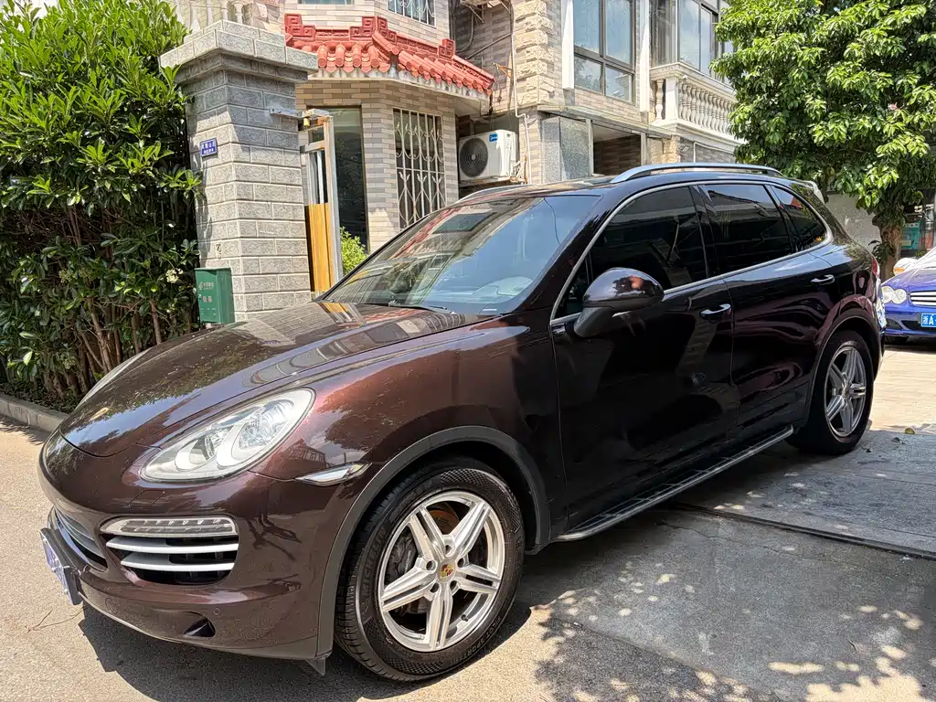Porsche Cayenne 2014 Cayenne Platinum Edition 3.0T