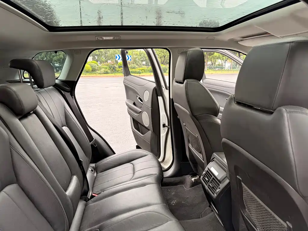 Land Rover Evoque — миниатюра 12