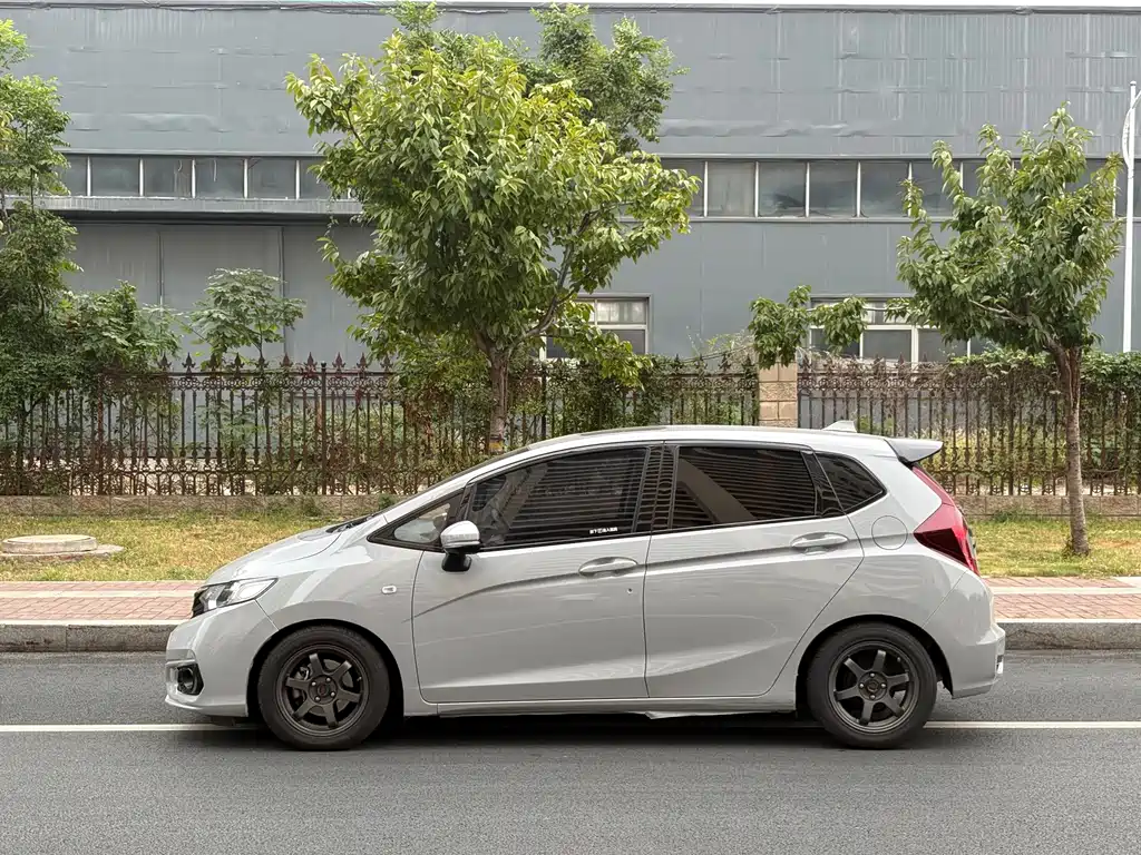 Honda Fit — миниатюра 5