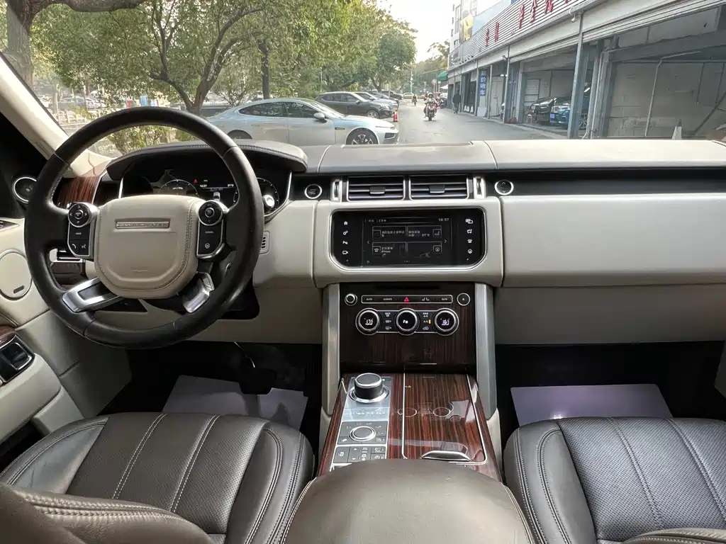 LAND ROVER RANGE ROVER