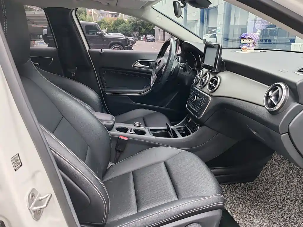 Mercedes-Benz GLA — миниатюра 10