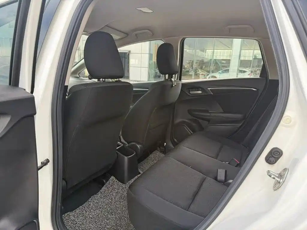 Honda Fit — миниатюра 6