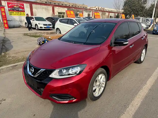 nissan tiida