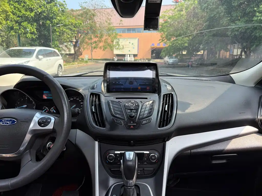 Ford Kuga — миниатюра 13