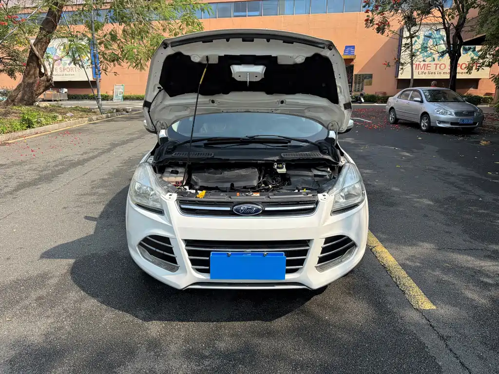 Ford Kuga — миниатюра 15