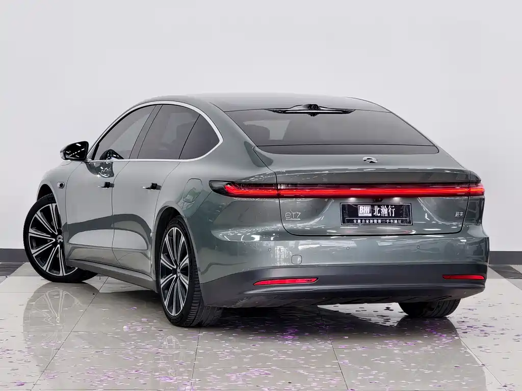 NIO NIO ET7