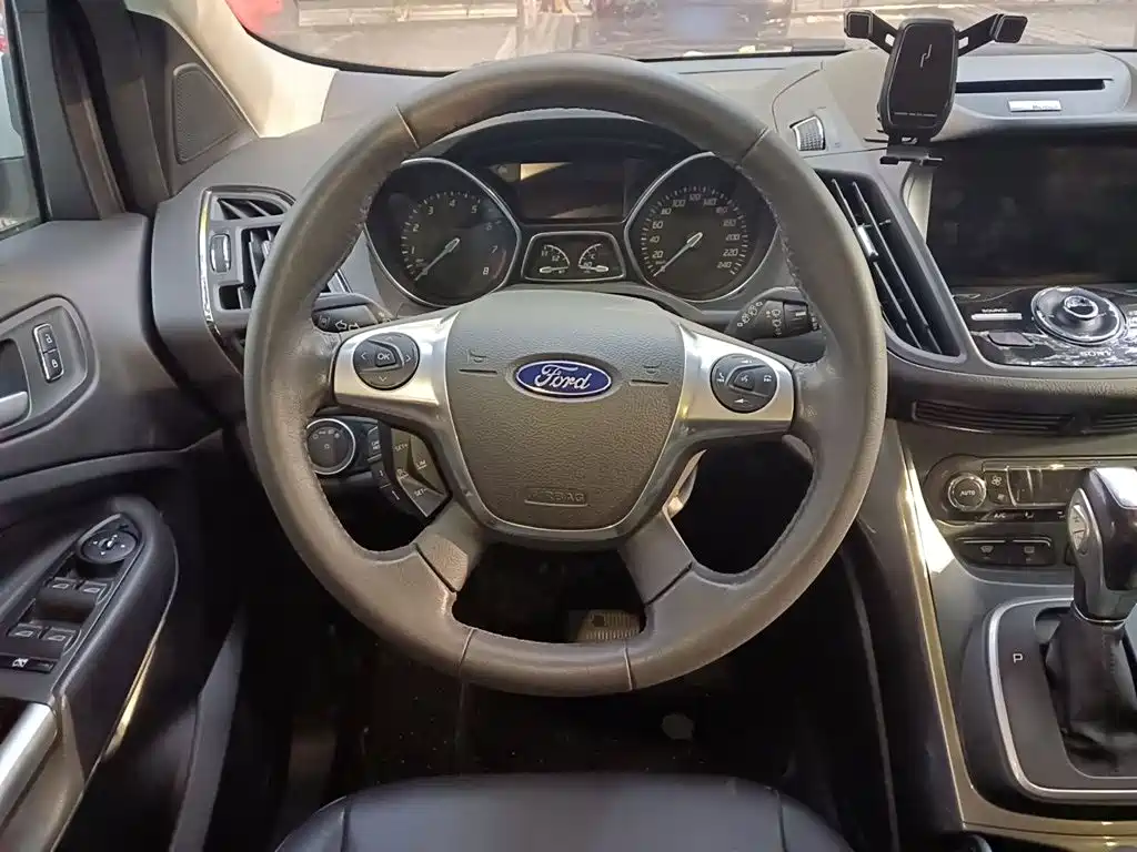 Ford Kuga — миниатюра 11