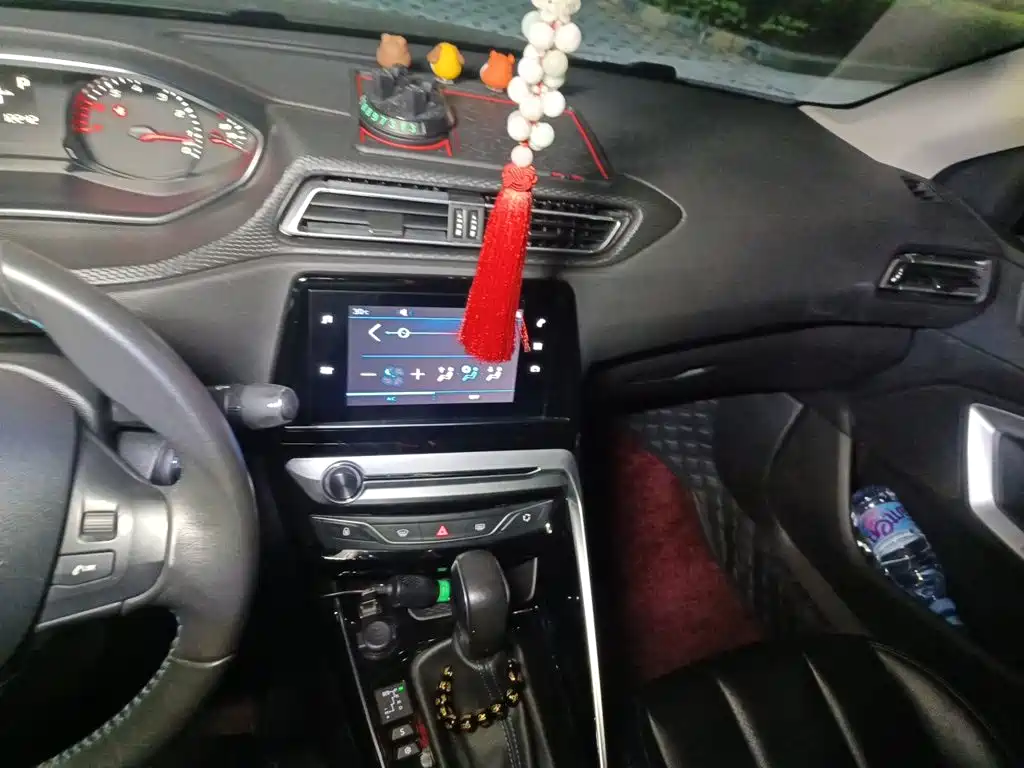 Peugeot 308 — миниатюра 6