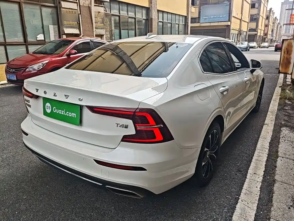 Volvo S60 — миниатюра 7