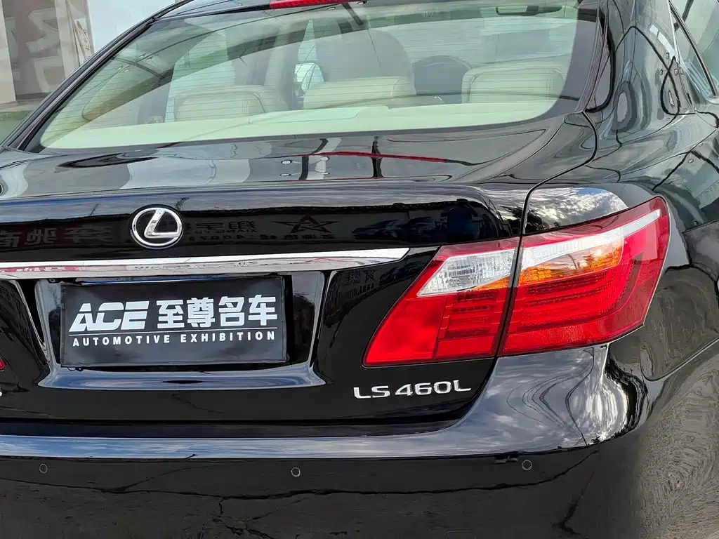 Lexus LS — миниатюра 9