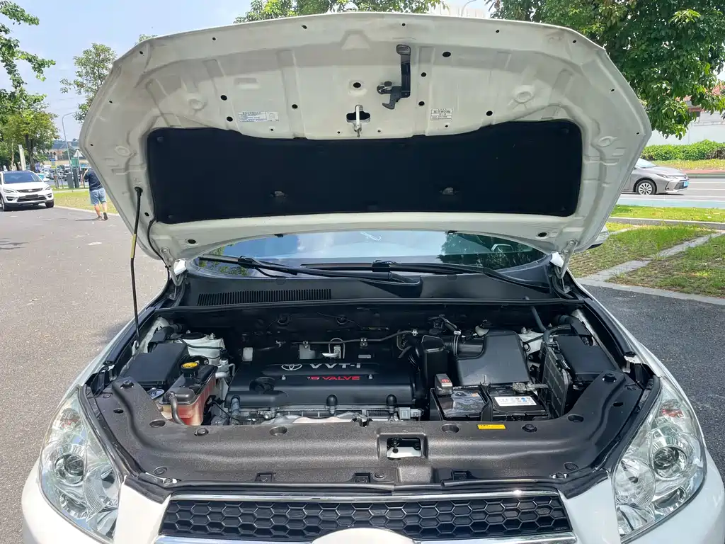 Toyota RAV4 — миниатюра 26
