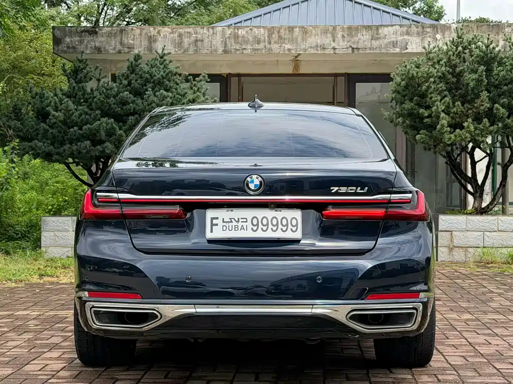 BMW 7 Series — миниатюра 8