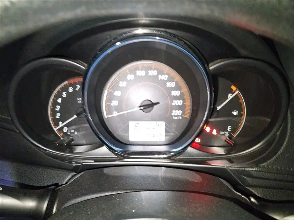 TOYOTA YARIS L ZHIXUAN