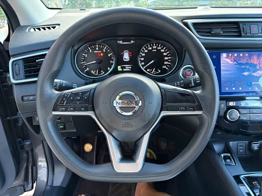 Nissan Qashqai — миниатюра 13