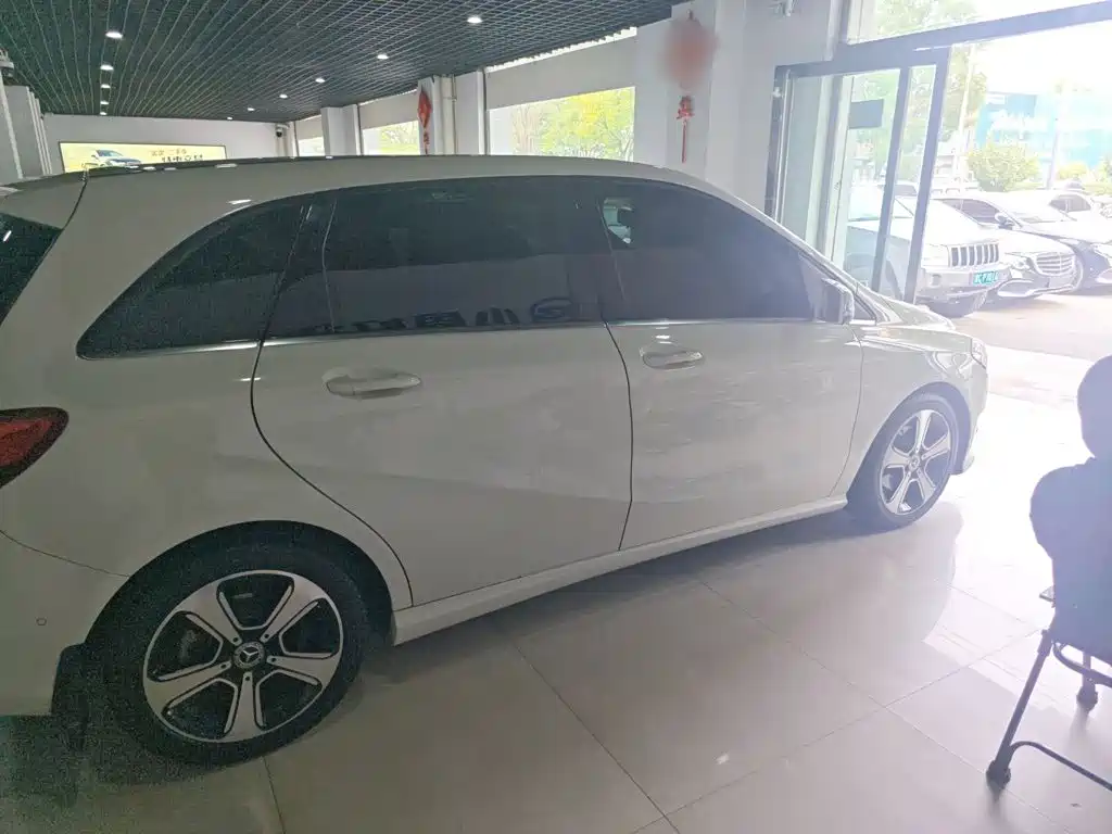 Mercedes-Benz B-Class — миниатюра 7