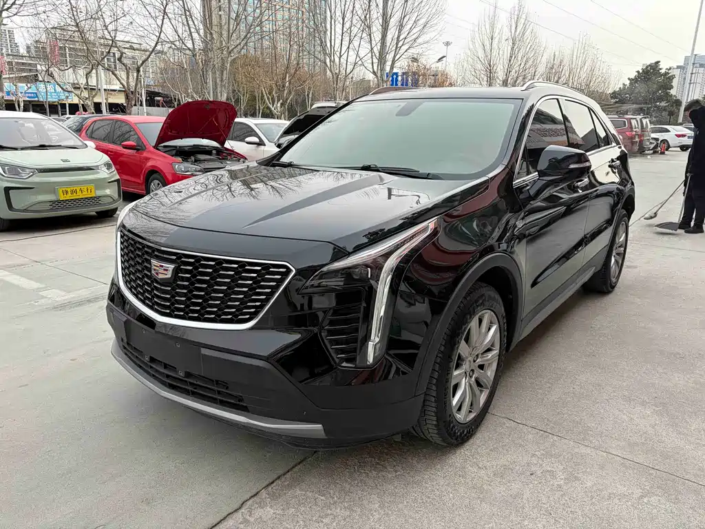 CADILLAC XT4