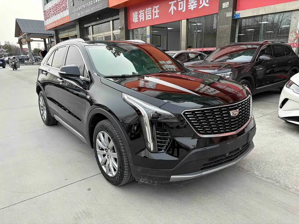 CADILLAC XT4