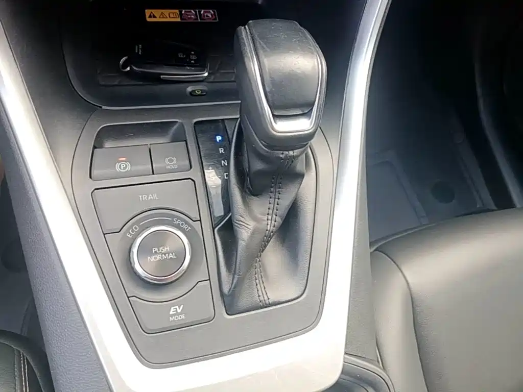 Toyota RAV4 — миниатюра 14