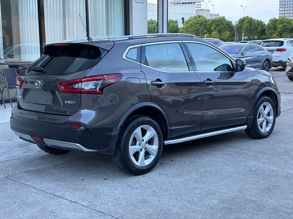 Nissan Qashqai — миниатюра 5