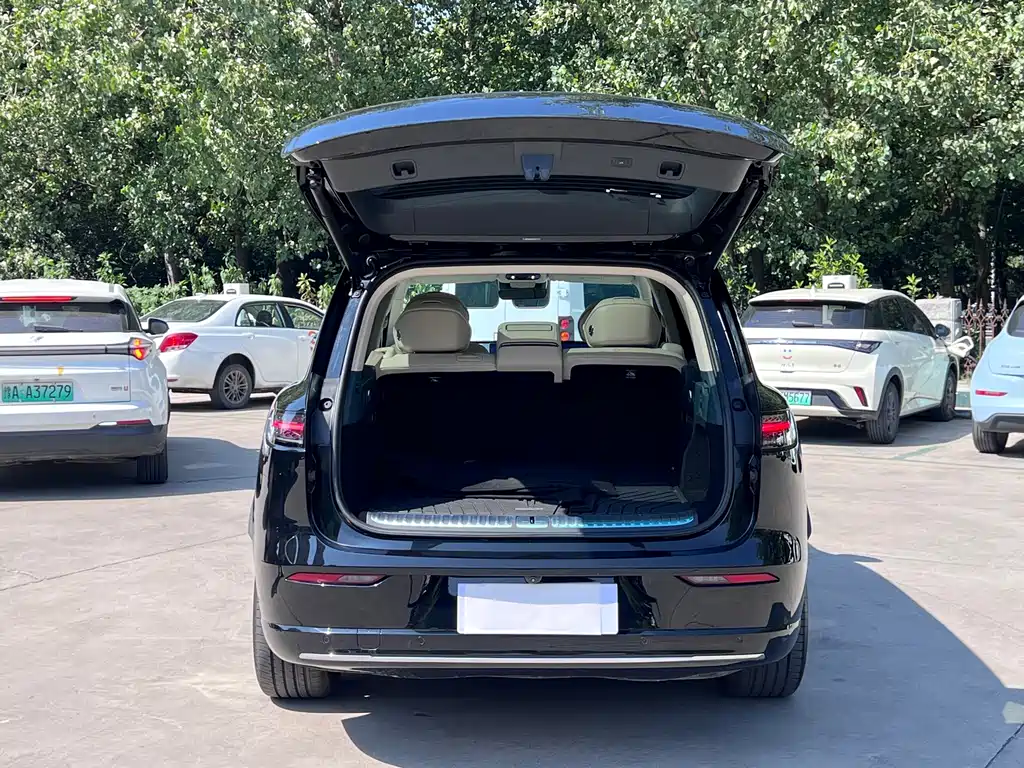 VOYAH Taishan X8 — миниатюра 22