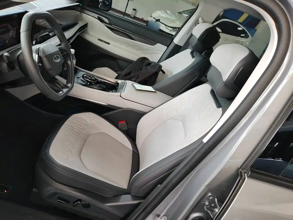 Ford Edge — миниатюра 15
